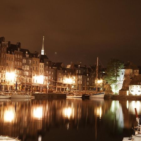 Апартаменты Escapade Au Coeur De Honfleur Avec Parking Prive Et Vue Panoramique Экстерьер фото